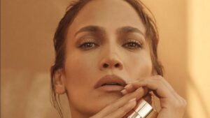 Rutina de cuidado facial para el verano: ¡luce una piel radiante!