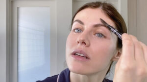 Consejos de maquillaje natural a los 45: potencia tu Belleza de forma sutil y elegante