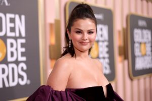 Descubre los secretos del maquillaje de Selena Gomez y luce como una estrella.