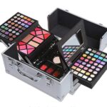 Descubre el set de maquillaje completo para profesionales: calidad y versatilidad en un solo lugar. Ideal para expertos y aficionados.