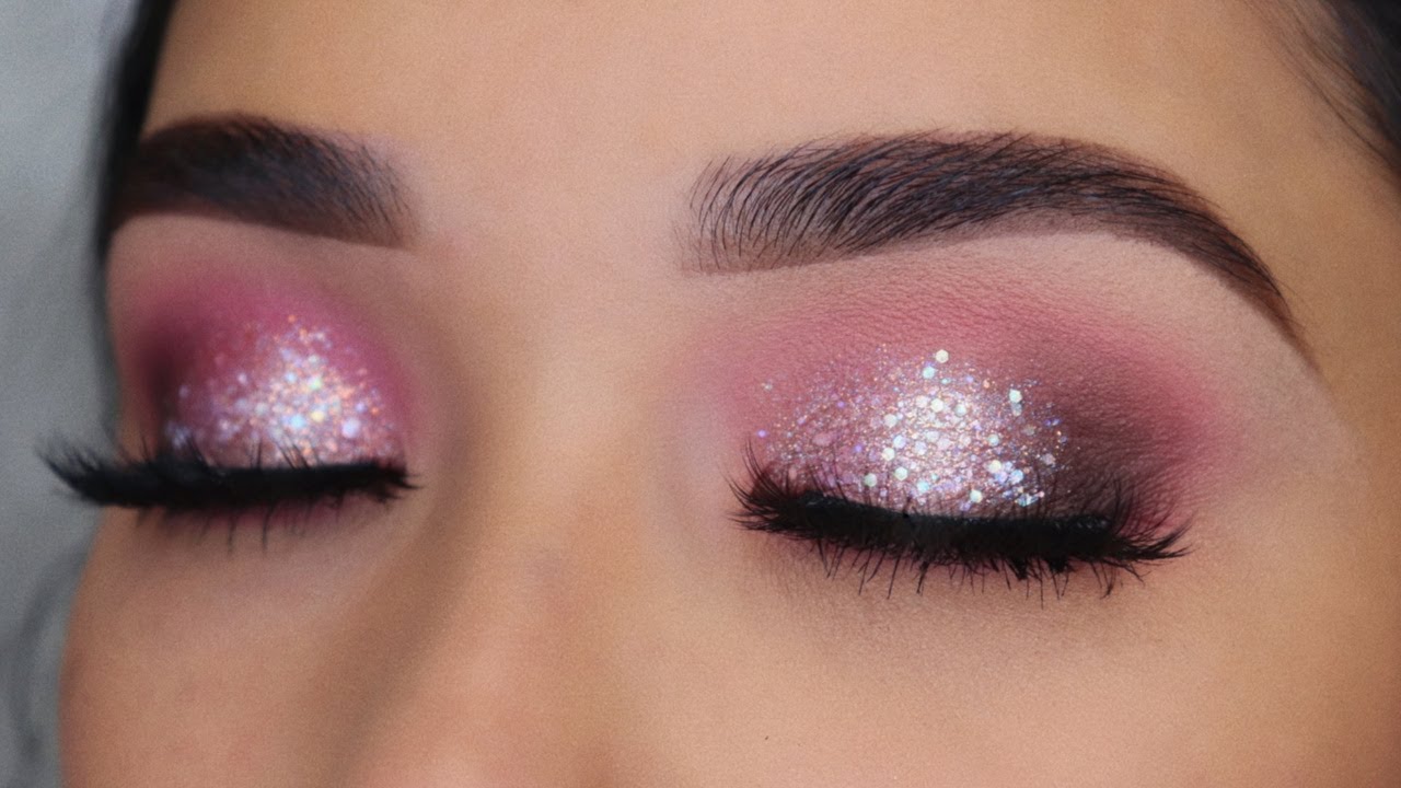 Maquillaje rosado para ojos: Destaca tu mirada con un toque romántico.