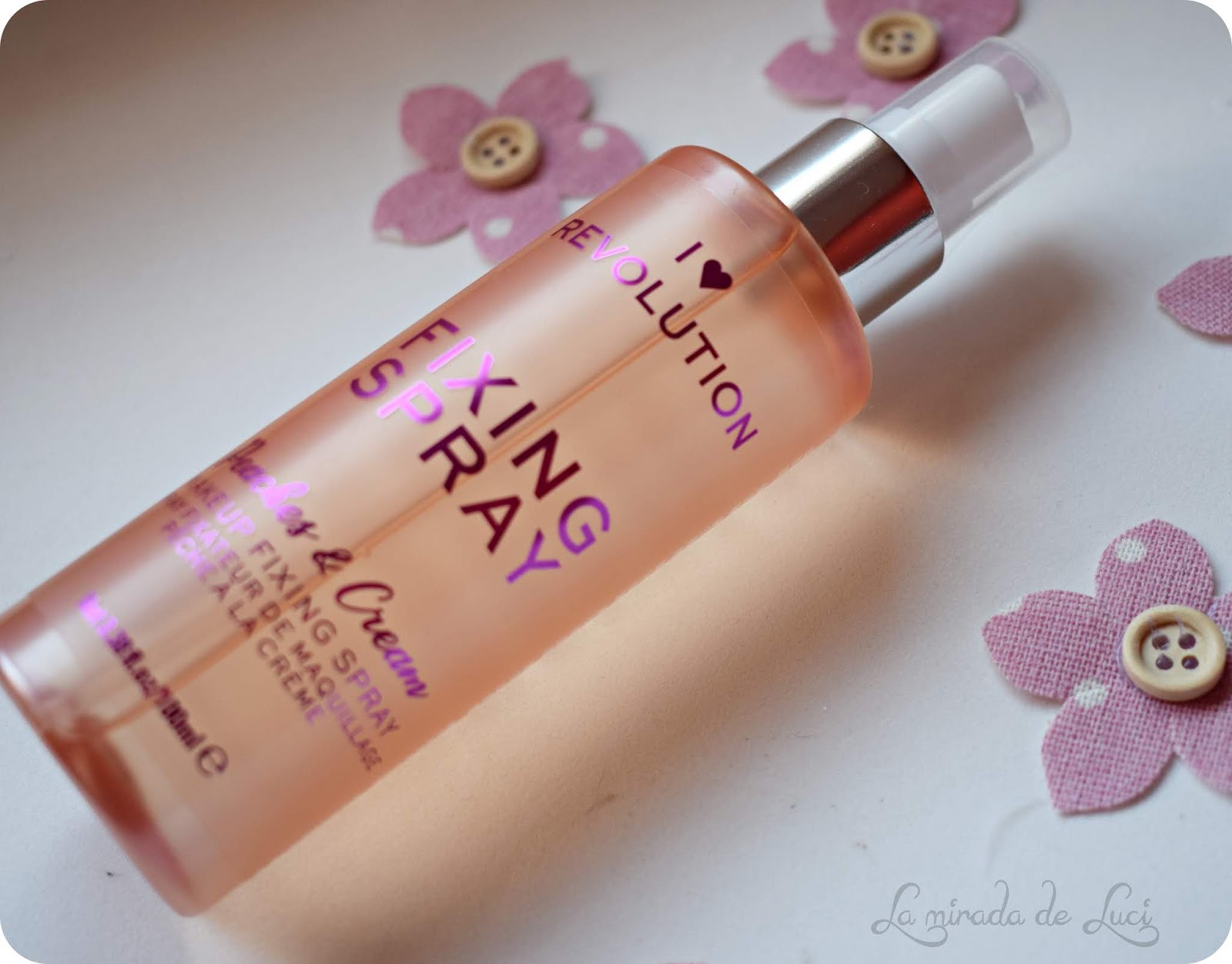 Consigue un maquillaje duradero con el mejor spray fijador – ¡Entra ya!
