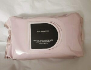 Elimina fácilmente el maquillaje con nuestras toallitas desmaquillantes MAC. Despídete de los residuos y deja tu Belleza fresca y limpia. Perfecto para los amantes del maquillaje.