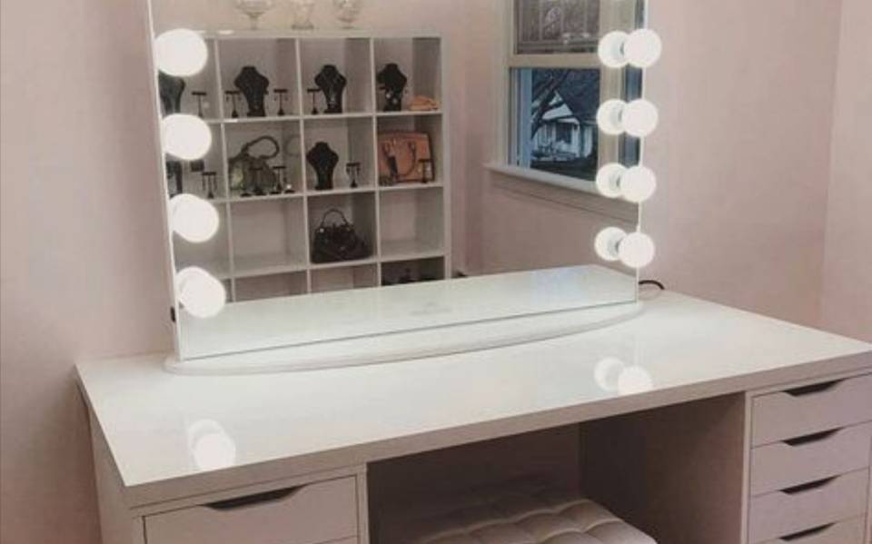 Descubre el mejor tocador de maquillaje con luz en Leroy Merlin y realza tu Belleza