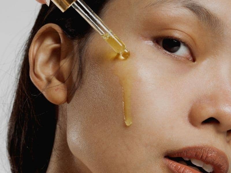 ¡Transforma tu piel con el aceite facial en tu rutina de cuidado!
