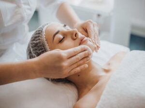 Transforma tu piel con Priori Skincare: la solución definitiva