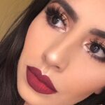Descubre los encantos del vestido burdeos maquillaje: elegancia y estilo en una sola prenda