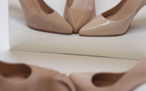 Encuentra los mejores zapatos color maquillaje para completar tu look sofisticado y elegante.