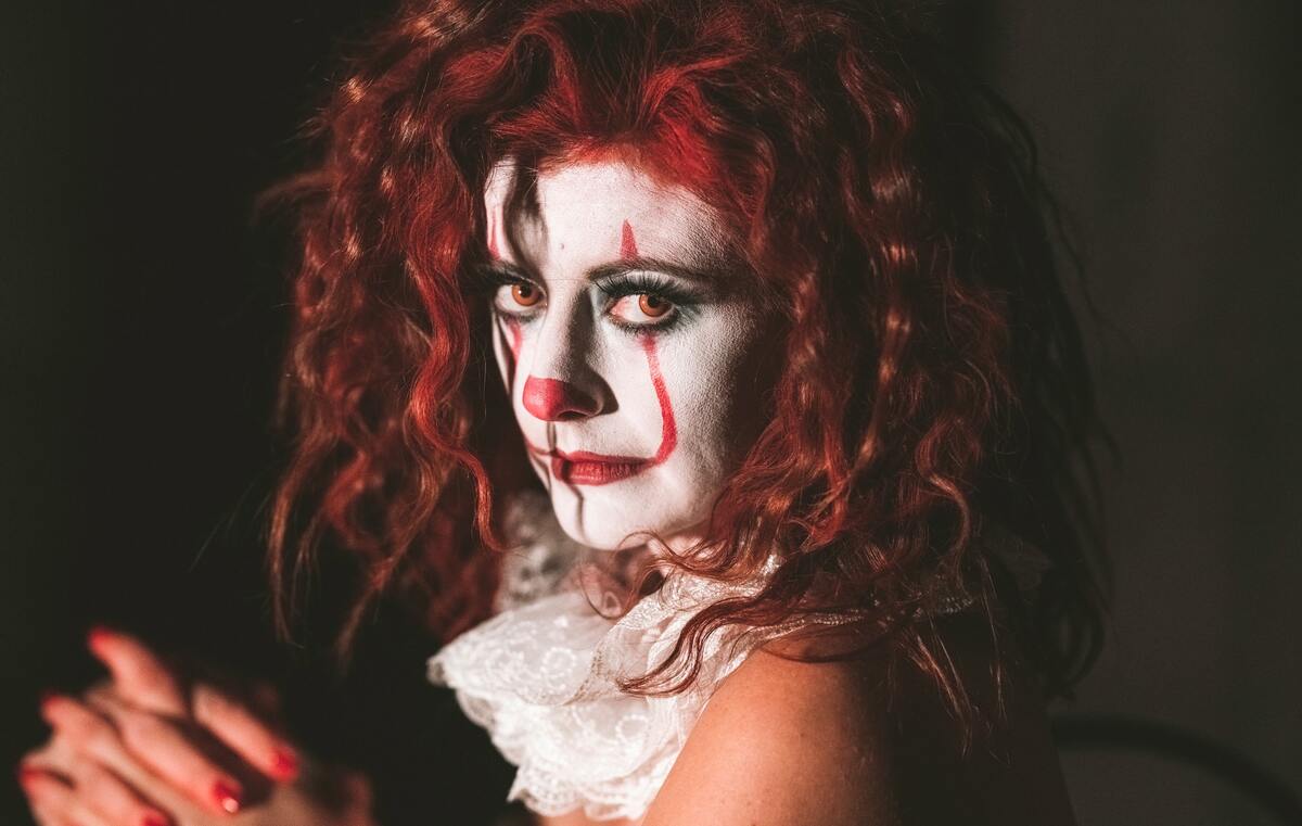 Descubre el maquillaje artístico zombie más impactante y realista